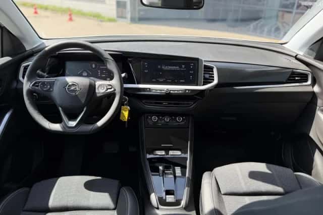Opel Grandland (2024) thumbnail 3