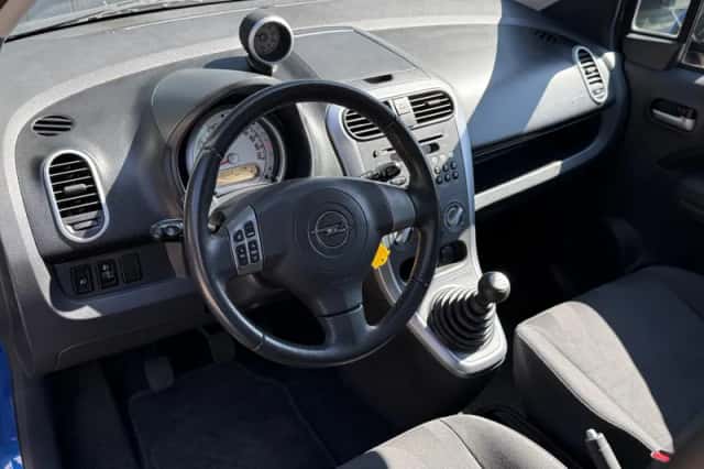 Opel Agila (2010) thumbnail 4