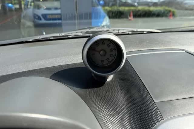 Opel Agila (2010) thumbnail 5