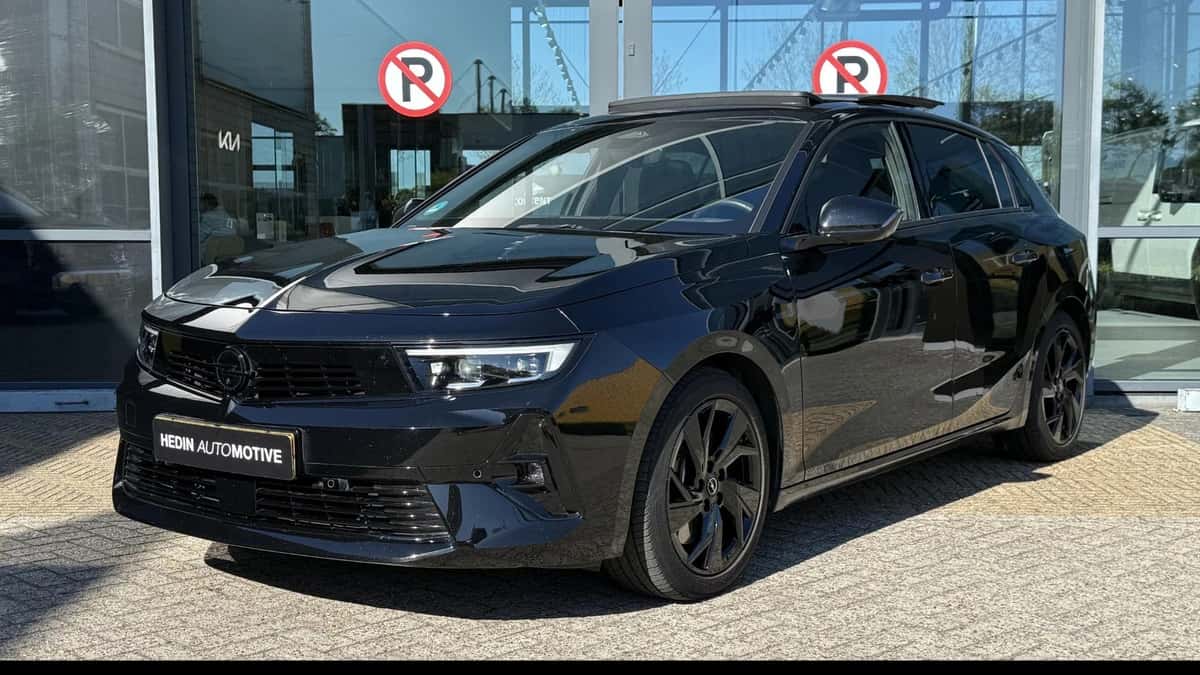 Opel Astra (2022) — foto 1
