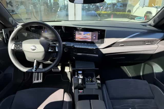 Opel Astra (2022) thumbnail 3