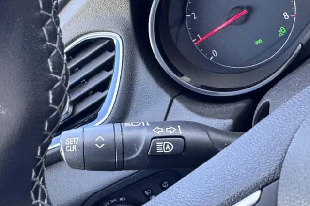 Opel Grandland X (2019) thumbnail 17