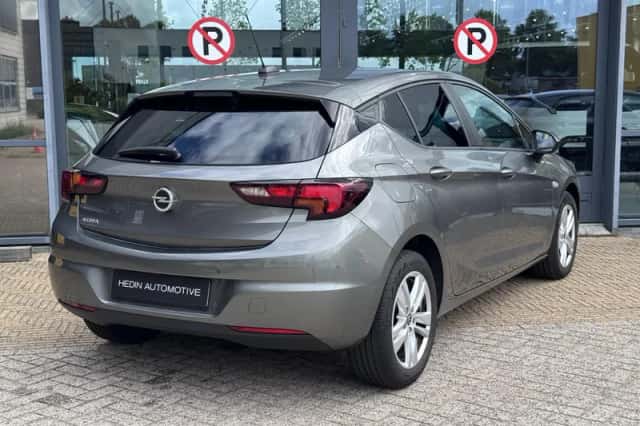 Opel Astra (2021) thumbnail 2