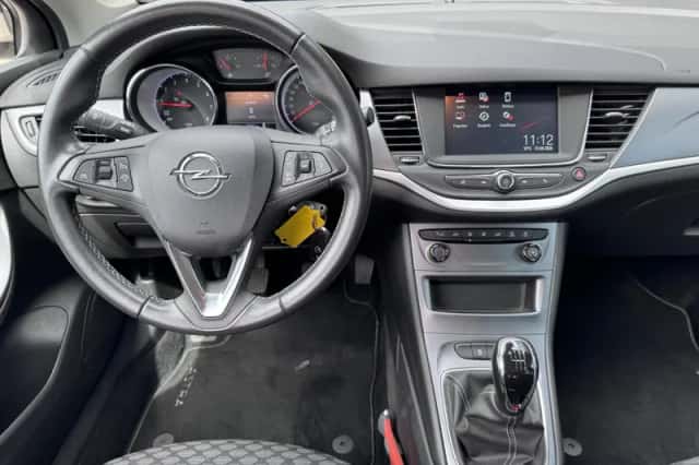 Opel Astra (2021) thumbnail 3