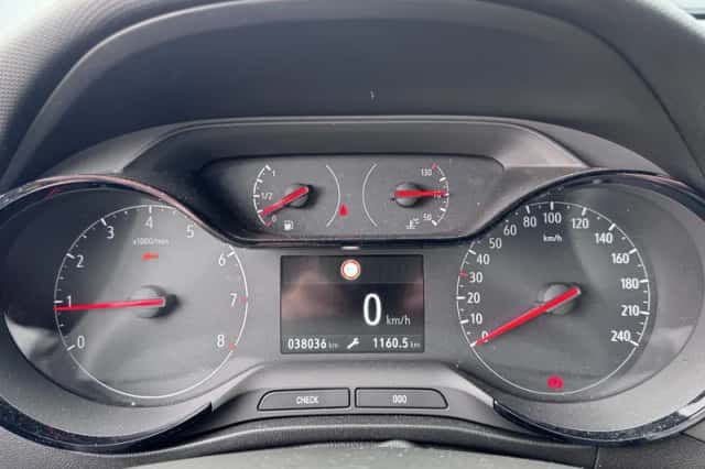 Opel Crossland X (2019) thumbnail 6