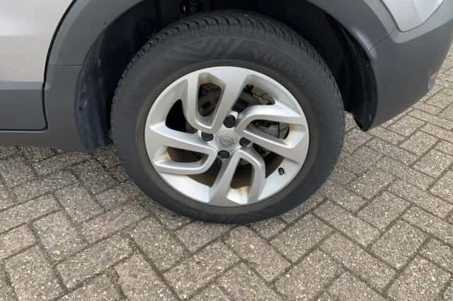 Opel Crossland X (2020) thumbnail 3