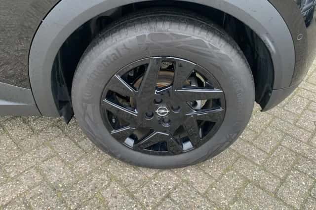 Opel Mokka-e (2024) thumbnail 3
