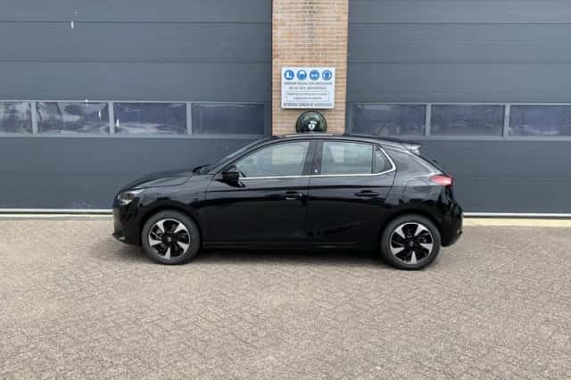 Opel Corsa-e (2022) thumbnail 2