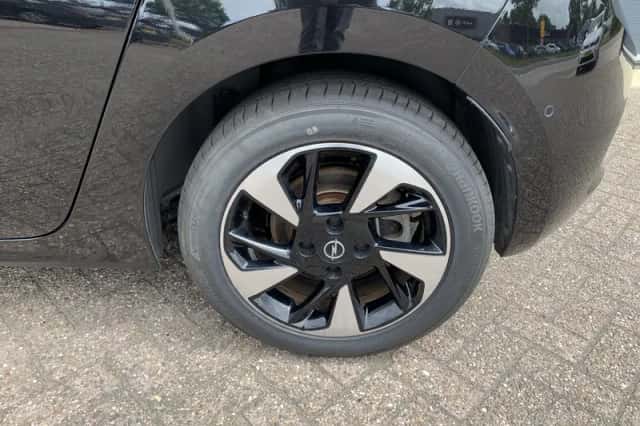 Opel Corsa-e (2022) thumbnail 3
