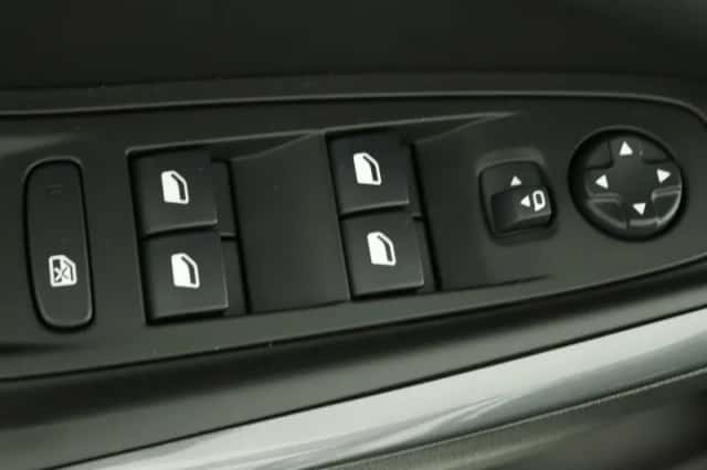 Opel Grandland X (2019) thumbnail 22
