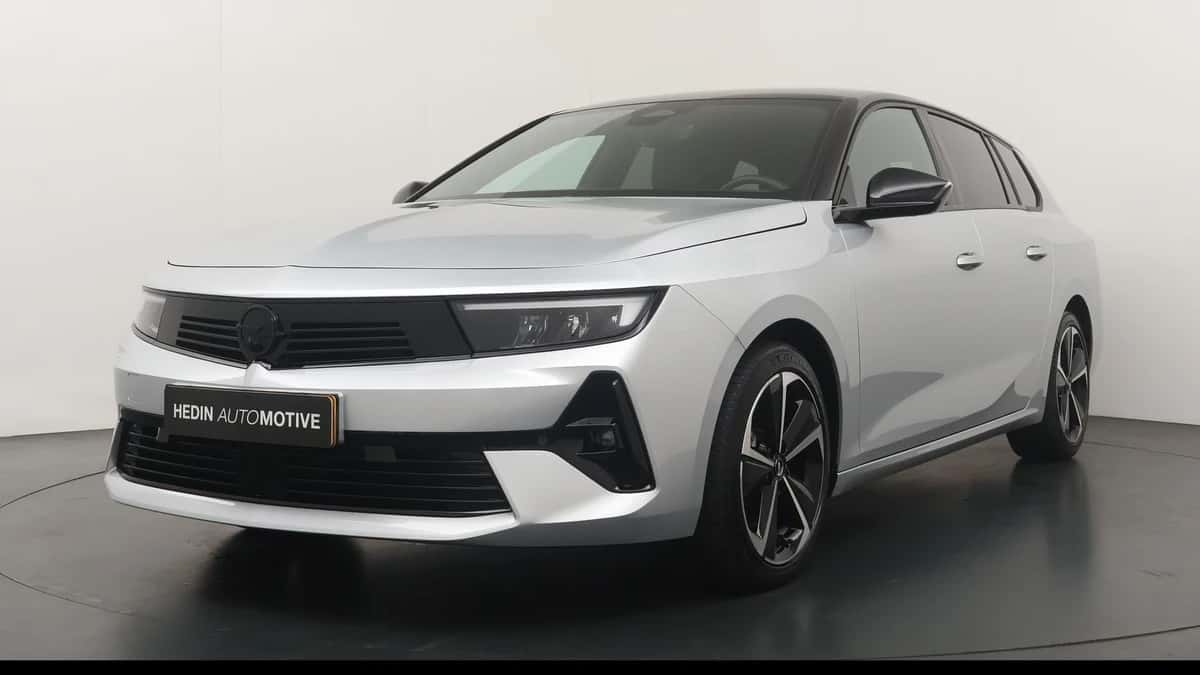 Opel Astra (2024) — foto 1