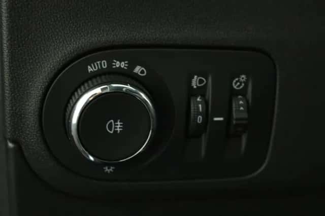 Opel Crossland X (2020) thumbnail 22