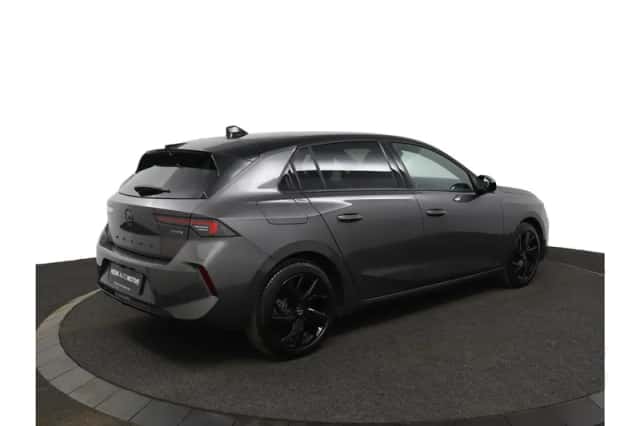 Opel Astra (2023) thumbnail 2