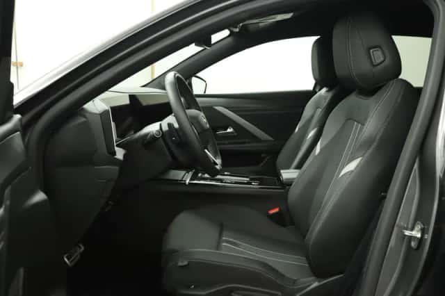 Opel Astra (2023) thumbnail 16