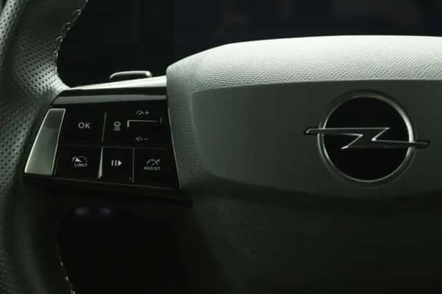 Opel Astra (2023) thumbnail 18