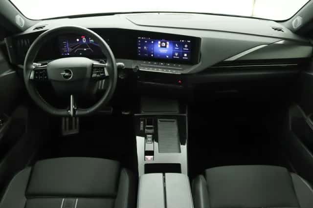 Opel Astra (2023) thumbnail 3