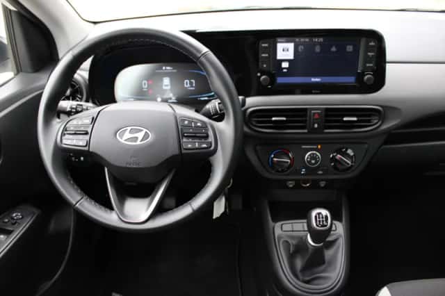 Hyundai i10 (2024) thumbnail 3