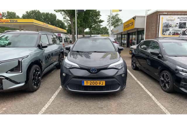 Toyota C-HR (2022) thumbnail 6