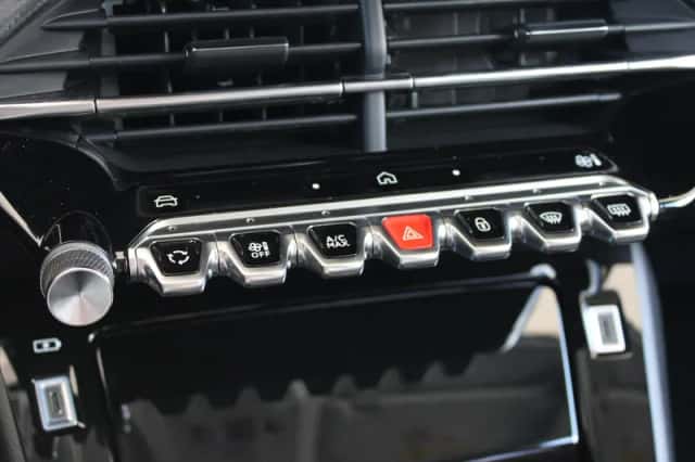 Peugeot 208 (2025) thumbnail 12