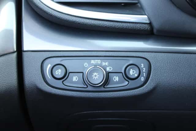Opel Mokka (2018) thumbnail 18