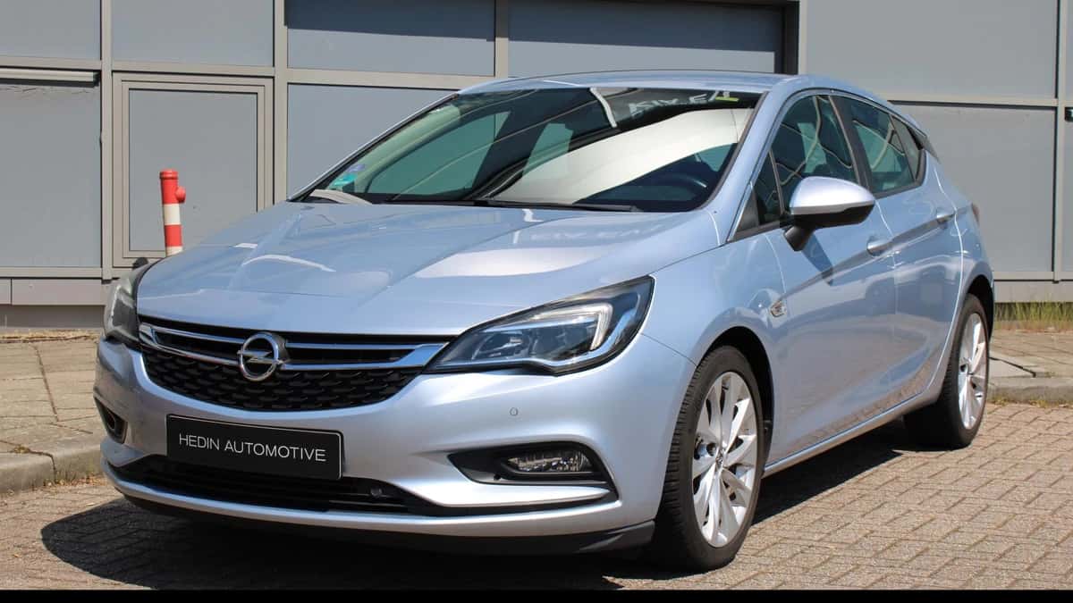 Opel Astra (2016) — foto 1