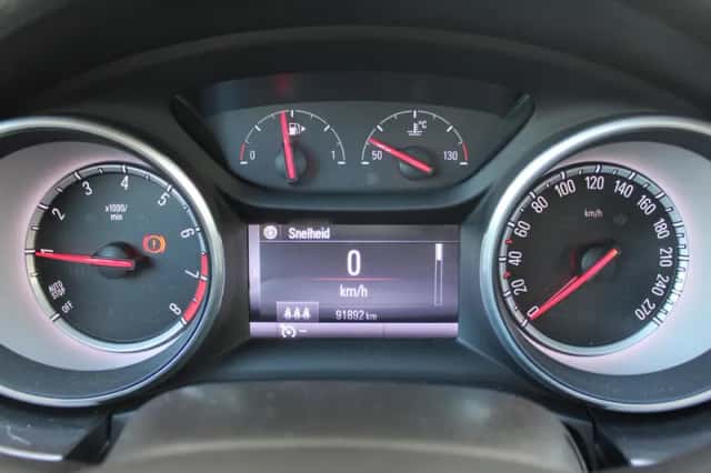 Opel Astra (2016) thumbnail 5
