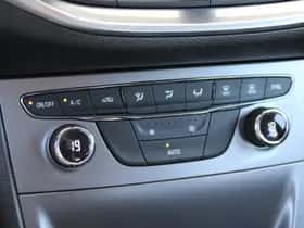 Opel Astra (2016) thumbnail 10
