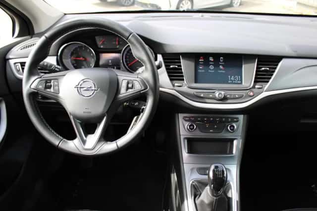 Opel Astra (2020) thumbnail 3