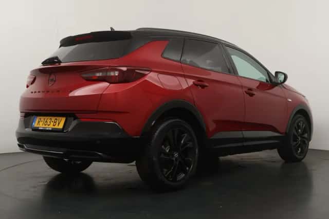 Opel Grandland (2022) thumbnail 2