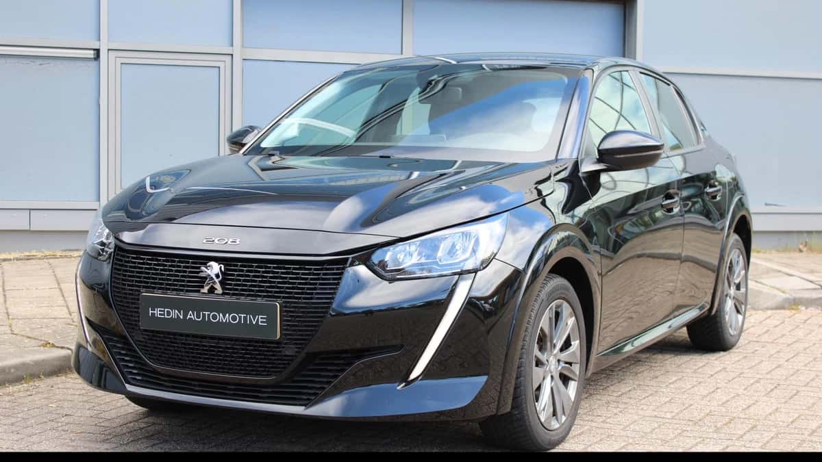 Peugeot e-208 (2023) — foto 1