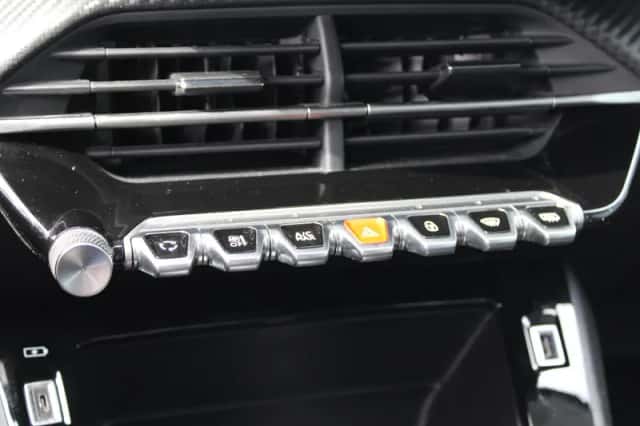 Peugeot e-208 (2023) thumbnail 13
