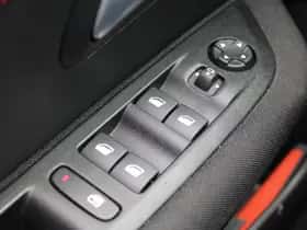 Peugeot e-208 (2023) thumbnail 18