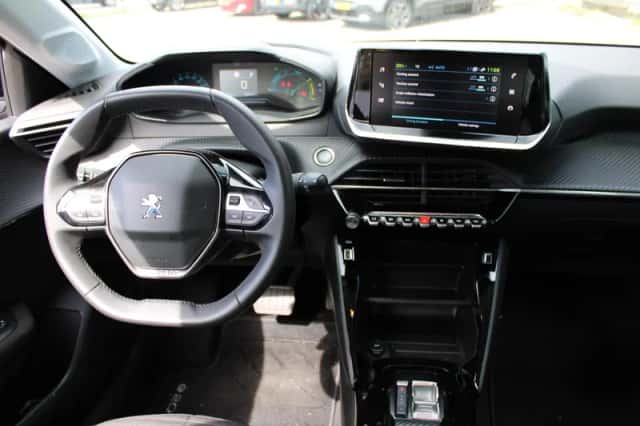 Peugeot e-208 (2023) thumbnail 3