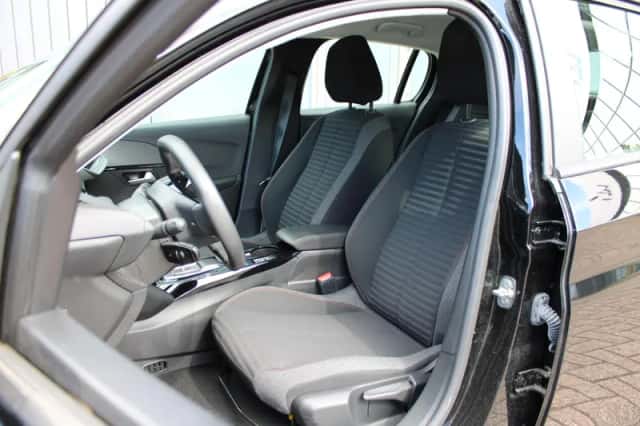 Peugeot e-208 (2023) thumbnail 4