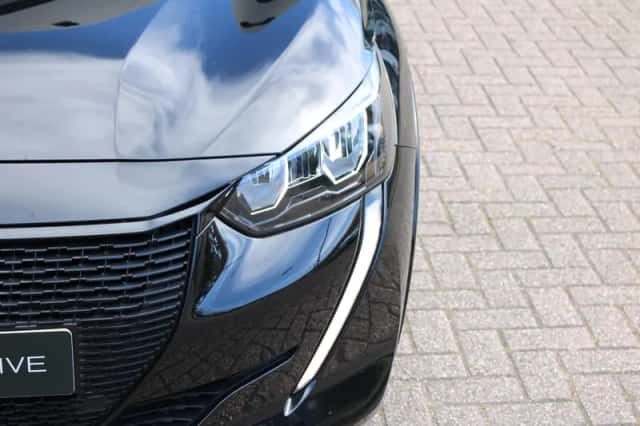 Peugeot e-208 (2023) thumbnail 6