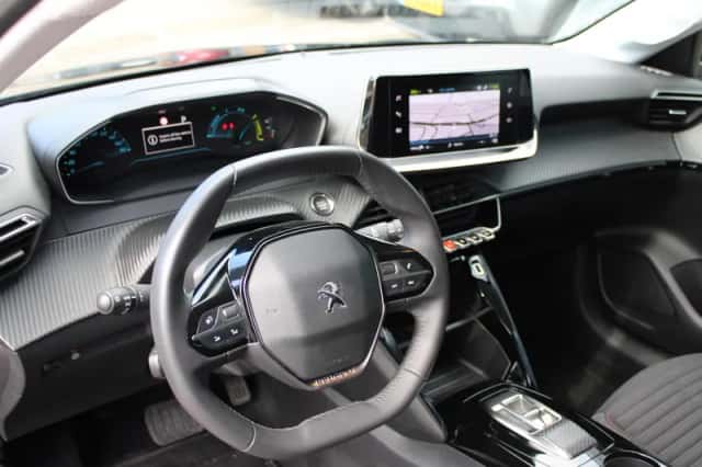 Peugeot e-208 (2023) thumbnail 8