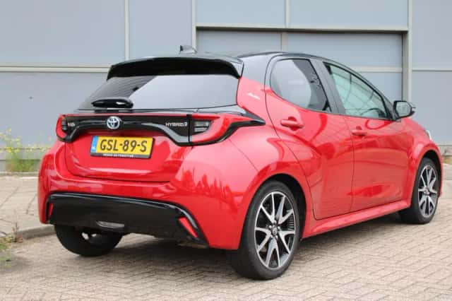 Toyota Yaris (2022) thumbnail 2