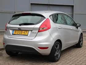 Ford Fiesta (2012) thumbnail 2