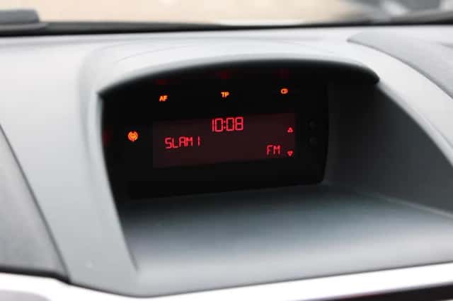 Ford Fiesta (2012) thumbnail 11