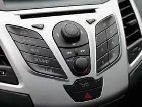 Ford Fiesta (2012) thumbnail 12