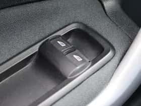 Ford Fiesta (2012) thumbnail 16