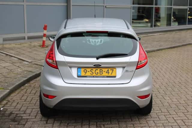 Ford Fiesta (2012) thumbnail 24