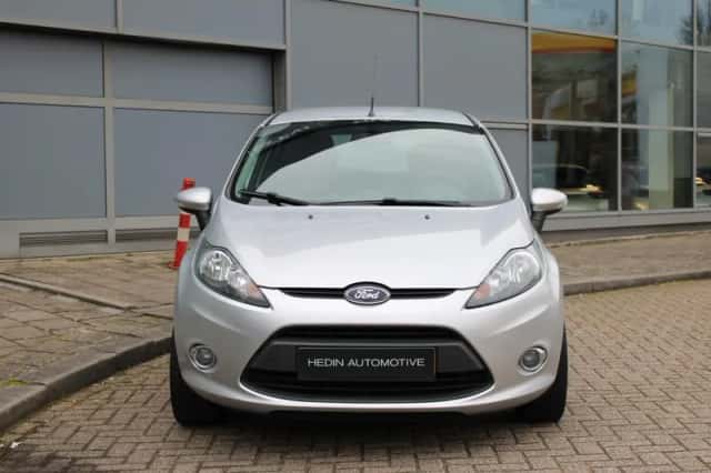 Ford Fiesta (2012) thumbnail 10