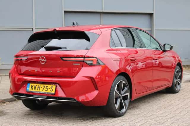 Opel Astra (2022) thumbnail 2