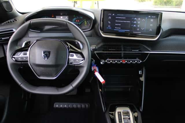 Peugeot 2008 (2025) thumbnail 4