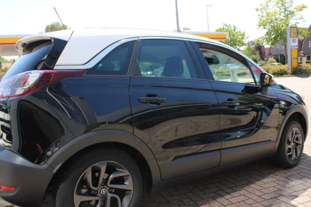 Opel Crossland X (2020) thumbnail 2