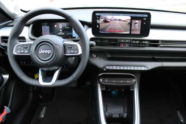 Jeep Avenger (2025) thumbnail 3