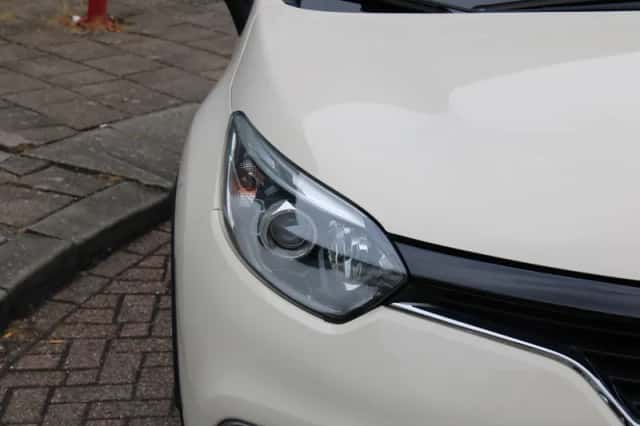 Renault Captur (2015) thumbnail 5