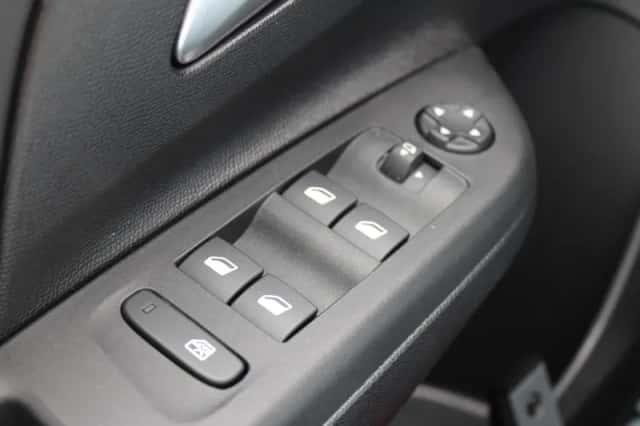 Opel Corsa-e (2024) thumbnail 15