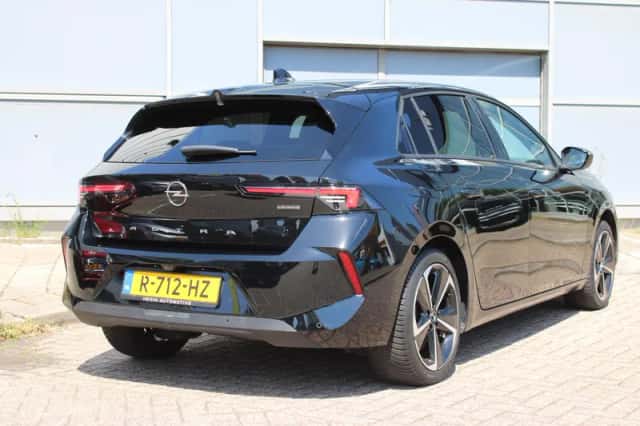 Opel Astra (2022) thumbnail 2